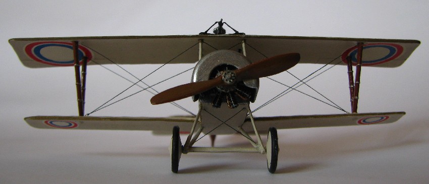 Nieuport 11 «Bebe» (Ньюпор 11 «Бебе») — компактный одностоечный полутораплан цельнодеревянной конструкции